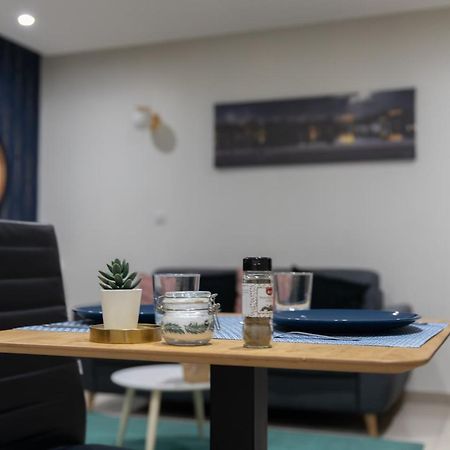 Elegant Et Tres Spacieux, Mon Studio Vous Seduira! เมซ์ ภายนอก รูปภาพ