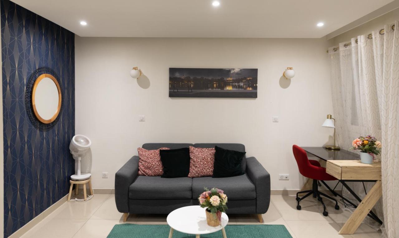 Elegant Et Tres Spacieux, Mon Studio Vous Seduira! เมซ์ ภายนอก รูปภาพ